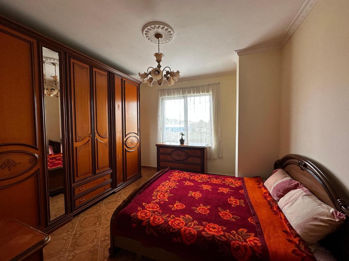 Alloggio in famiglia Sunny Riverside Tirana's Oasis - Breakfast & Dinner Tirana